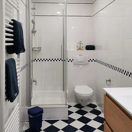 Daire Kapitaenshaus Muehlenpark Haus 6 Wo23 Prerow